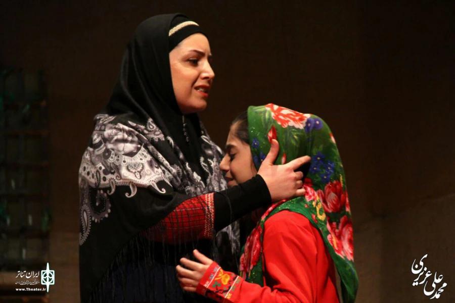 'گزارش تصویری نمایش «آب و عاشقی» به کارگردانی مصطفی باقرآبادی
