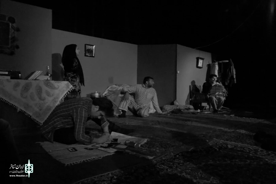 گزارش تصویری نمایش «عکس اتفاق عزیز» به کارگردانی بابک صبوری