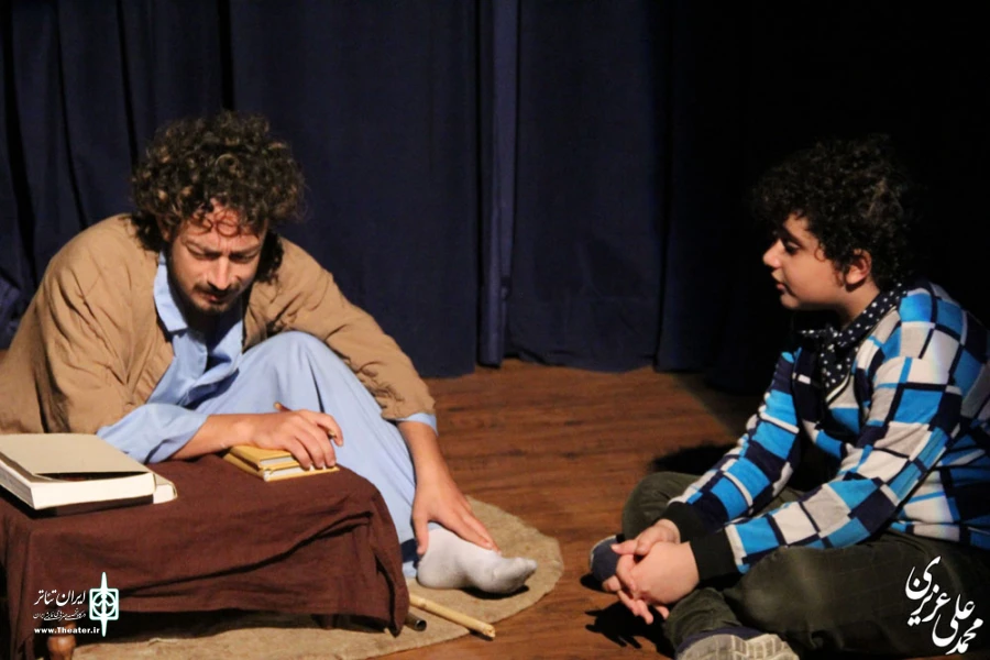 گزارش تصویری نمایش «در سایه‌سار حقیقت» به کارگردانی بهار ذوالفقاری