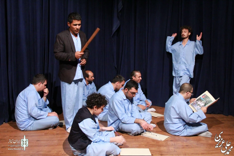 گزارش تصویری نمایش «در سایه‌سار حقیقت» به کارگردانی بهار ذوالفقاری
