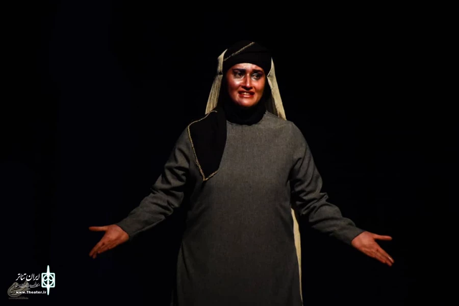 « کسی مدام مرا می خواند»