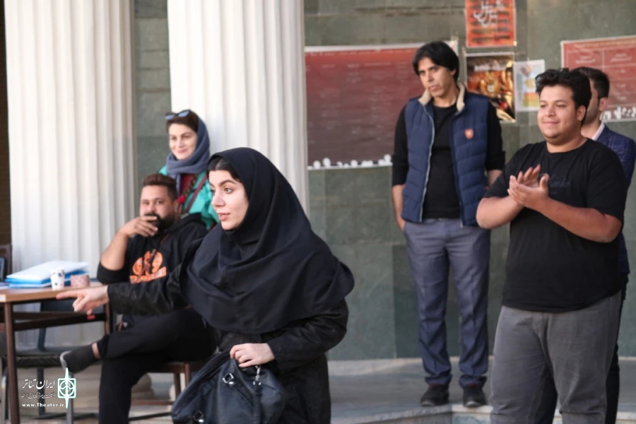 نمایش خیابانی سوء تفاهم به کارگردانی اسماعیل خویی در 14 آبان در سی امین جشنواره تئاتر استان و دومین جشنواره تئاتر خیابانی شهرستان گرمسار