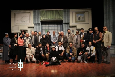 مسئولین شهر سمنان به تماشای نمایش «بازرس» نشستند