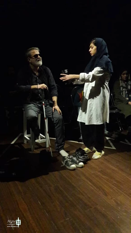 نمایش «نقطه ته صف » به کارگردانی بابک صبوری و نویسندگی حامد امامی ، از ۱۰ لغایت ۲۰ بهمن ماه ۹۸در سالن امفی تئاتر بهار