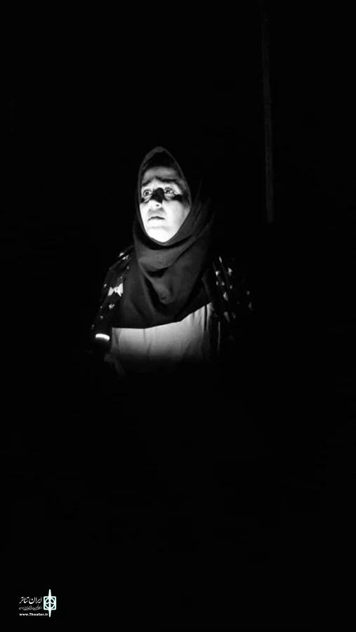 نمایش «نقطه ته صف » به کارگردانی بابک صبوری و نویسندگی حامد امامی ، از ۱۰ لغایت ۲۰ بهمن ماه ۹۸در سالن امفی تئاتر بهار