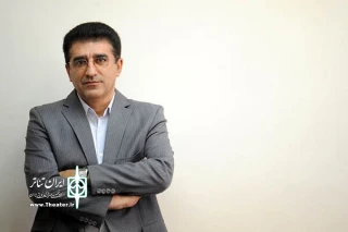 در گفت و گو با قادر آشنا مطرح شد

ادامه مذاکره برای از سرگیری فعالیت سالن‌های تئاتر
انتقال تئاتر از گروه مشاغل سه به دو