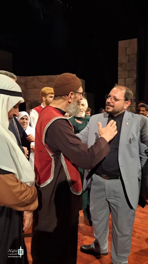 خورشید بر نیزه