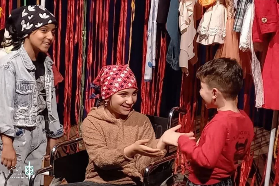 نمایش« بچه ها و راه غول ها »  در سمنان به روی صحنه رفت  2